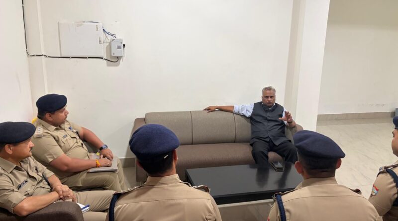 अपर पुलिस महानिदेशक प्रशासन, श्री ए.पी. अंशुमान द्वारा श्रीनगर में ली समीक्षा बैठक