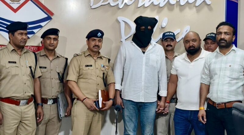 01 वर्ष पूर्व राजपुर में हुई हत्या की घटना में पश्चिमी उ0प्र0 के कुख्यात शार्प शूटर राजन उर्फ जैकी को दून पुलिस ने किया गिरफ्तार