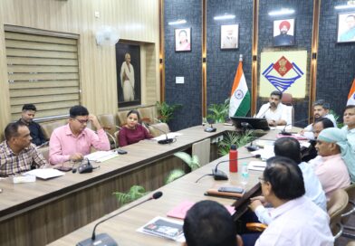 *गंगा संरक्षण एवं स्वच्छता कार्यों में लापरवाही बर्दाश्त नहीं, प्रजेंटेशन में ही न ही बल्कि धरातल पर दिखें सकरात्मक परिणामः डीएम*