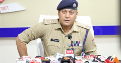 हत्या के प्रयास में वांछित 15-15 हजार के 02 ईनामी अभियुक्त पुलिस मुठभेड़ में हुये घायल