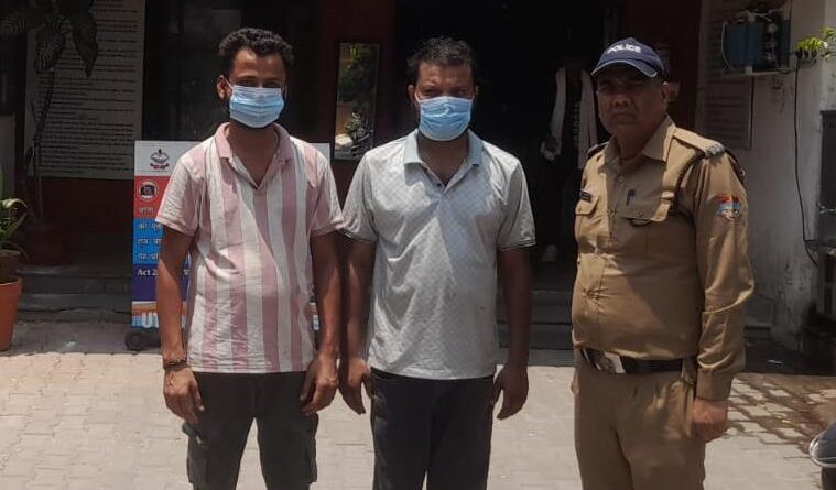 सार्वजनिक स्थान पर हुडदंग करने वाले अभियुक्तों को दून पुलिस ने पढाया कानून का सबक