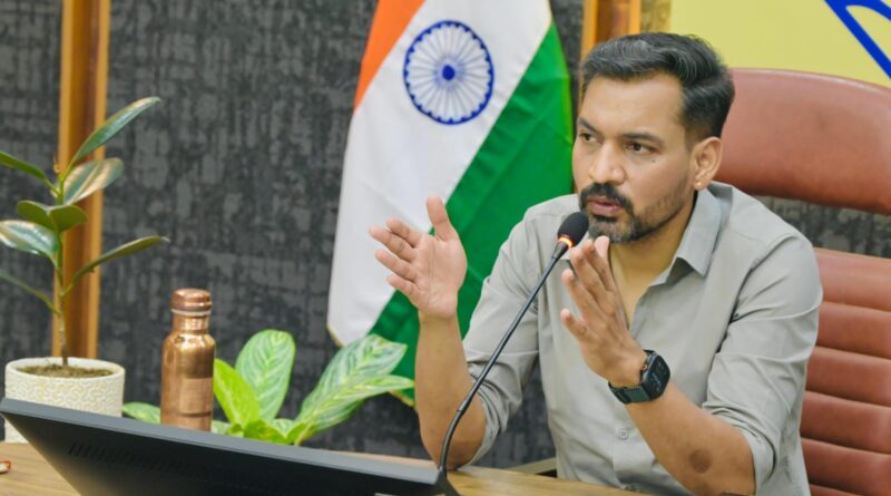 रस्म अदायगी नहीं, बल्कि धरती को हरा भरा बनाने को चलेगा व्यापक जन आंदोलन-डीएम