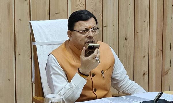 ग्रामीणों ने दूरभाष पर मुख्यमंत्री श्री पुष्कर सिंह धामी को बताई समस्या
