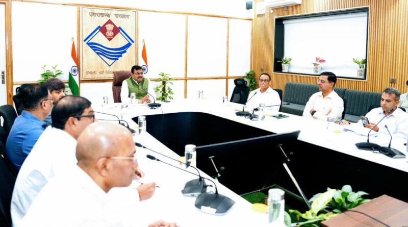 मुख्य सचिव ने ऊर्जा विभाग के अंतर्गत मसूरी एवं नैनीताल के लिए अंडरग्राउंड विद्युत लाइन परियोजना का प्रस्ताव तैयार किए जाने के दिए  निर्देश