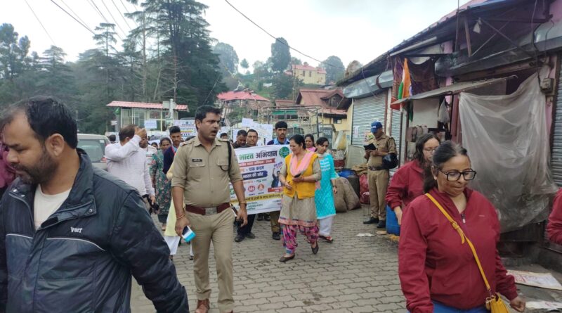 नुक्कड़ – नाटकों के माध्यम से स्कूली छात्र/छात्राओं को नशे के दुष्प्रभावों तथा उससे बचाव के उपायों के सम्बन्ध में किया जागरूक