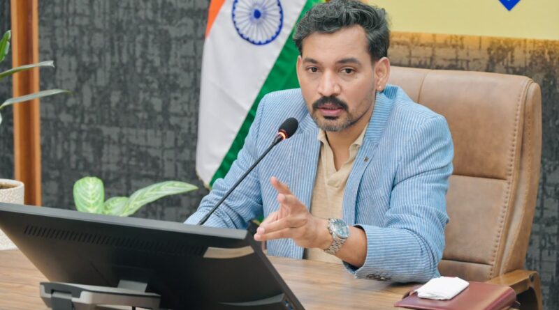 218 डायग्नोस्टिक केंद्रों के नियमित निरीक्षण और गर्भवती महिलाओं की ट्रैकिंग के डीएम ने दिए निर्देश